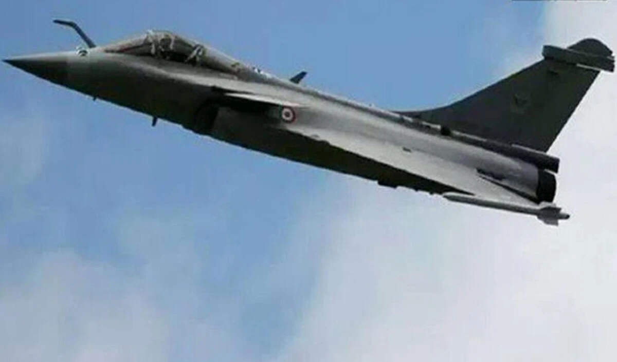 भारत और फ्रांस के बीच राफेल विमान खरीदने का बड़ा सौदा