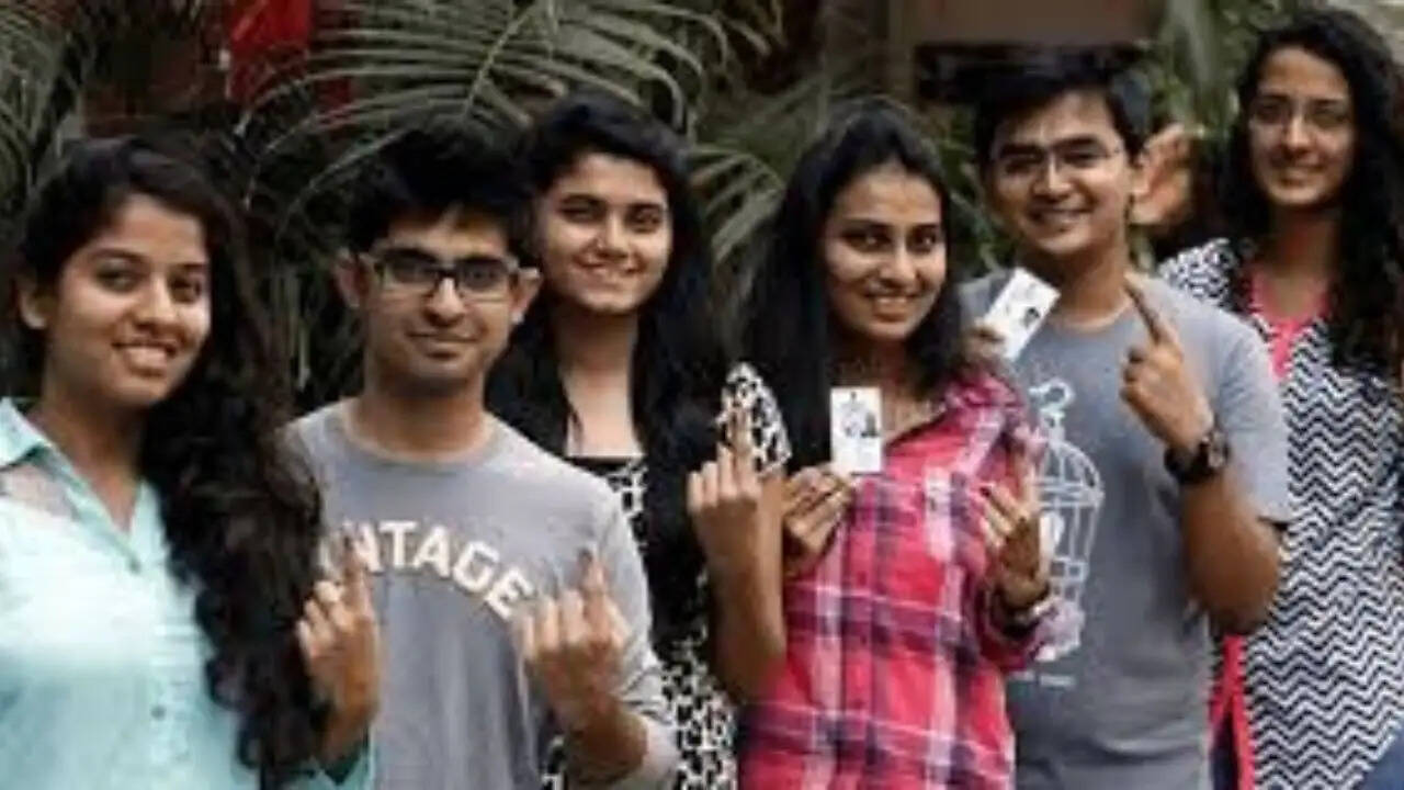 केरल में पहली बार वोट देने वालों के लिए विशेष हलवा वितरण अभियान