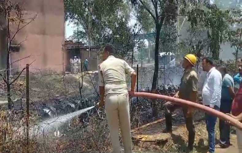 लोहरदगा की शंख पुलिस पिकेट में लगी आग, दर्जनों वाहन जलकर राख