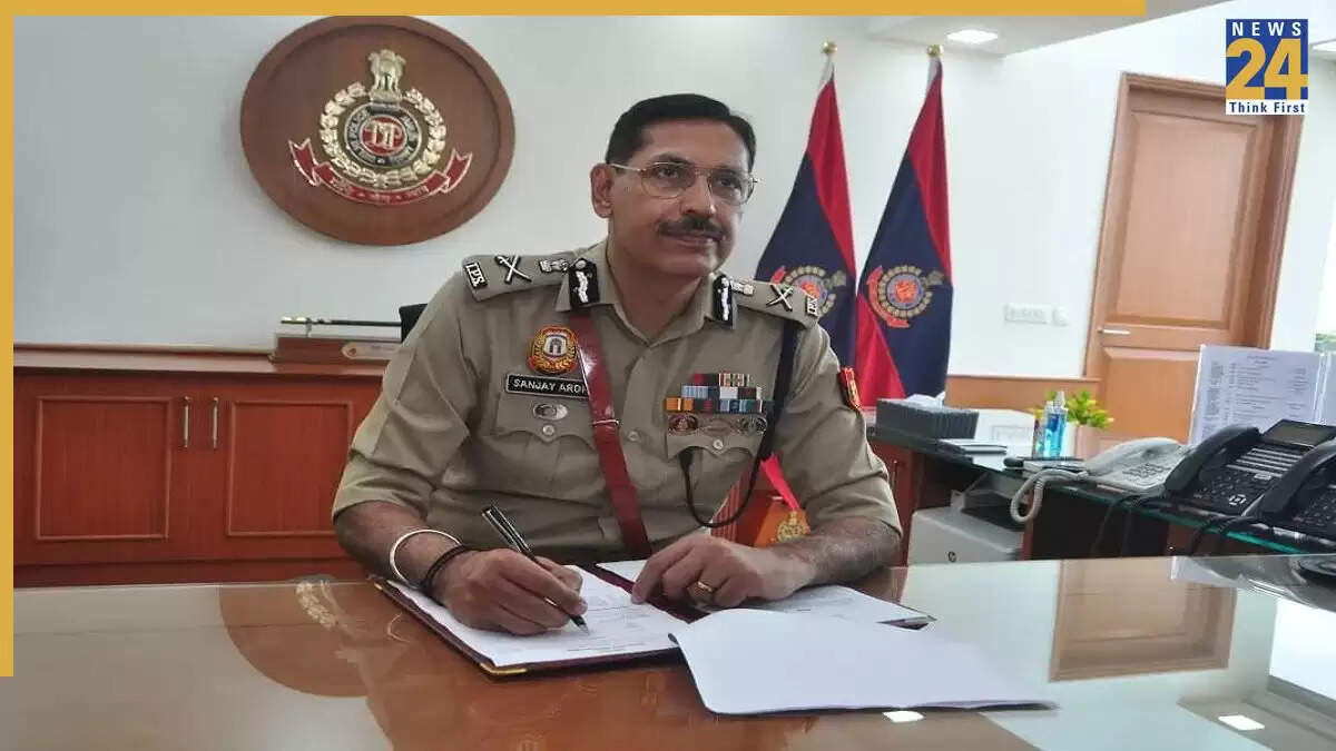 दिल्ली पुलिस आयुक्त ने इस्कॉन मंदिर में सुरक्षा चूक पर 26 अधिकारियों को निलंबित किया