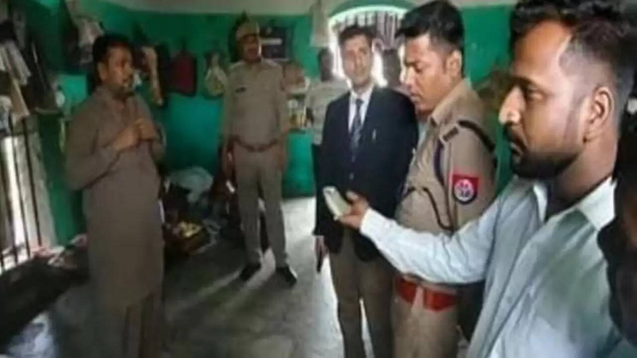 ललीतपुर जेल में पूर्व सांसद रिजवान जहीर की वीआईपी सुविधाओं का खुलासा