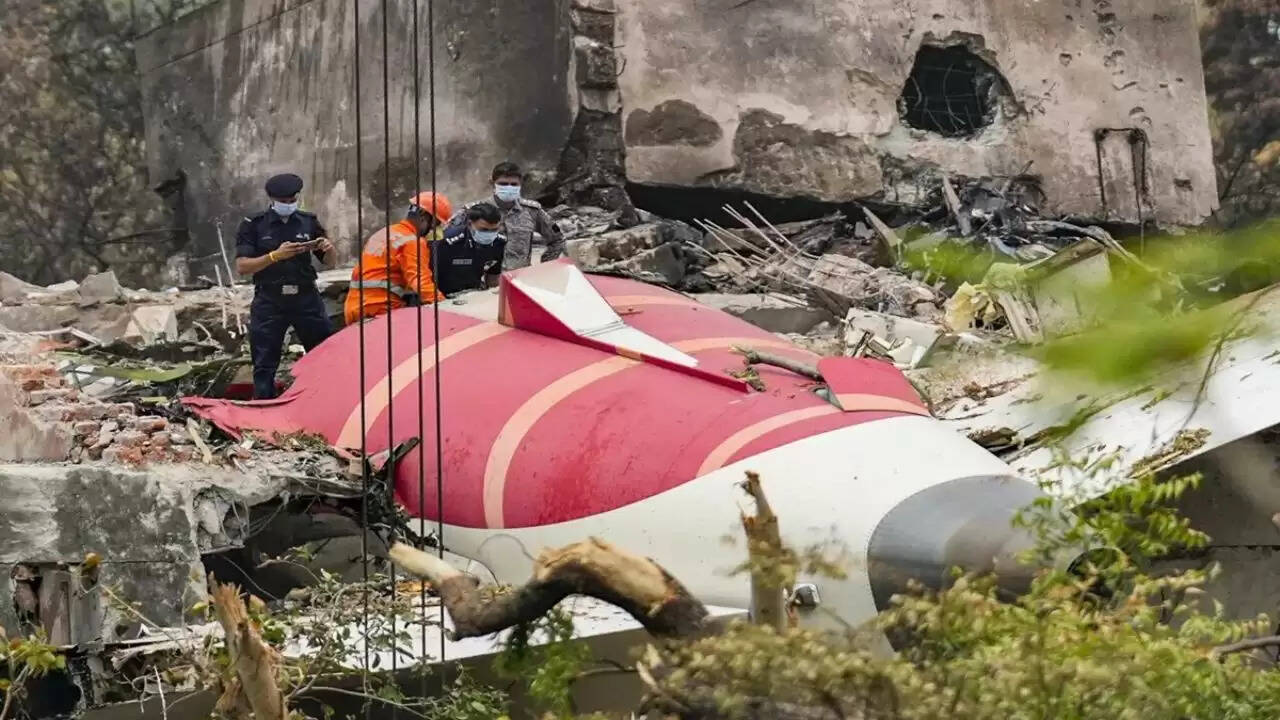 Air India विमान हादसे की जांच: नागरिक उड्डयन मंत्री ने दी महत्वपूर्ण जानकारी