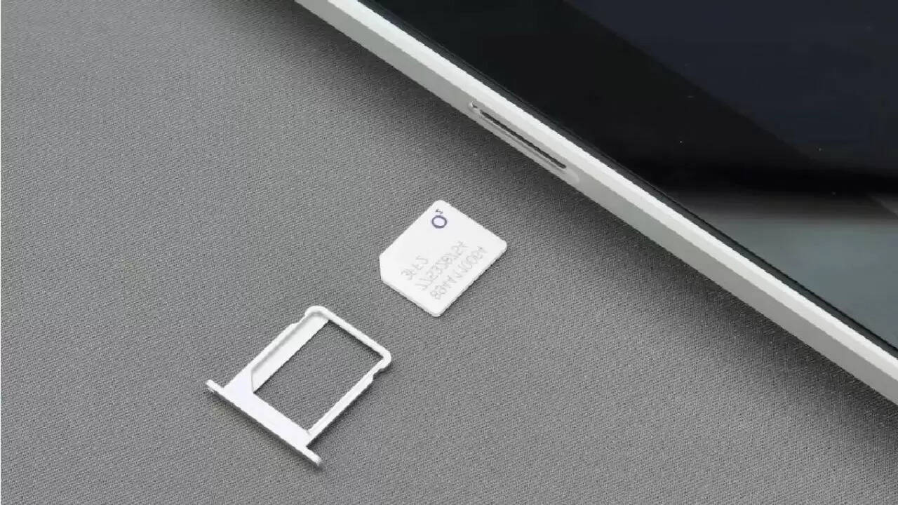 eSIM धोखाधड़ी का खतरा: जानें कैसे बचें इस हाई-टेक स्कैम से
