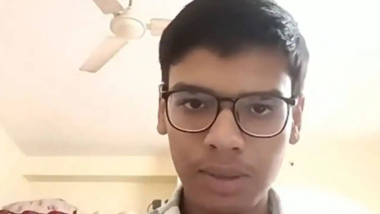सीबीएसई की ऑन-स्क्रीन मार्किंग प्रणाली पर विवाद: छात्रों की चिंताएं बढ़ीं