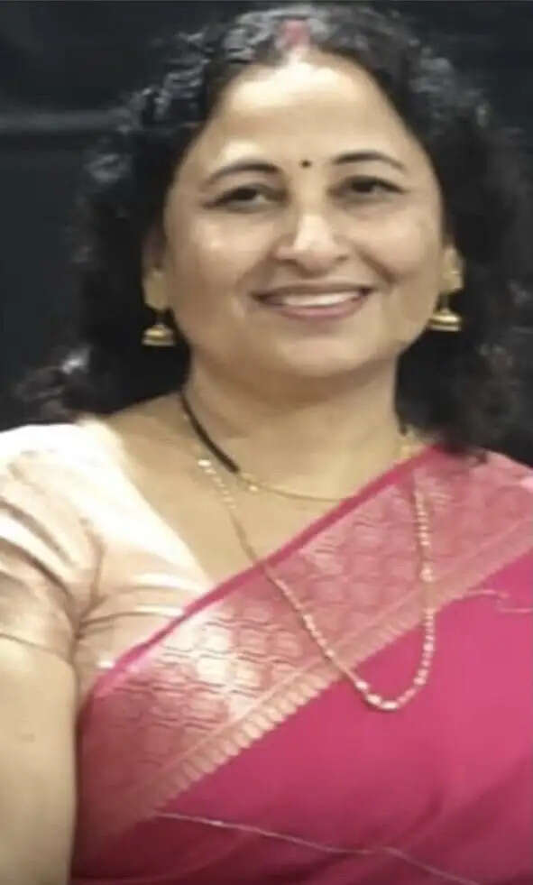 370 के बाद बदलता जम्मू कश्मीर-विकास की रफ्तार तेज, चुनौतियाँ बरकरार (लेखिका पूनम झा)