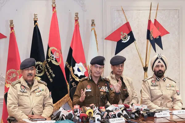 पंजाब सरकार ने गैंगस्टरों के खिलाफ &lsquo;गैंगस्टरां ते वार&rsquo; अभियान की शुरुआत की