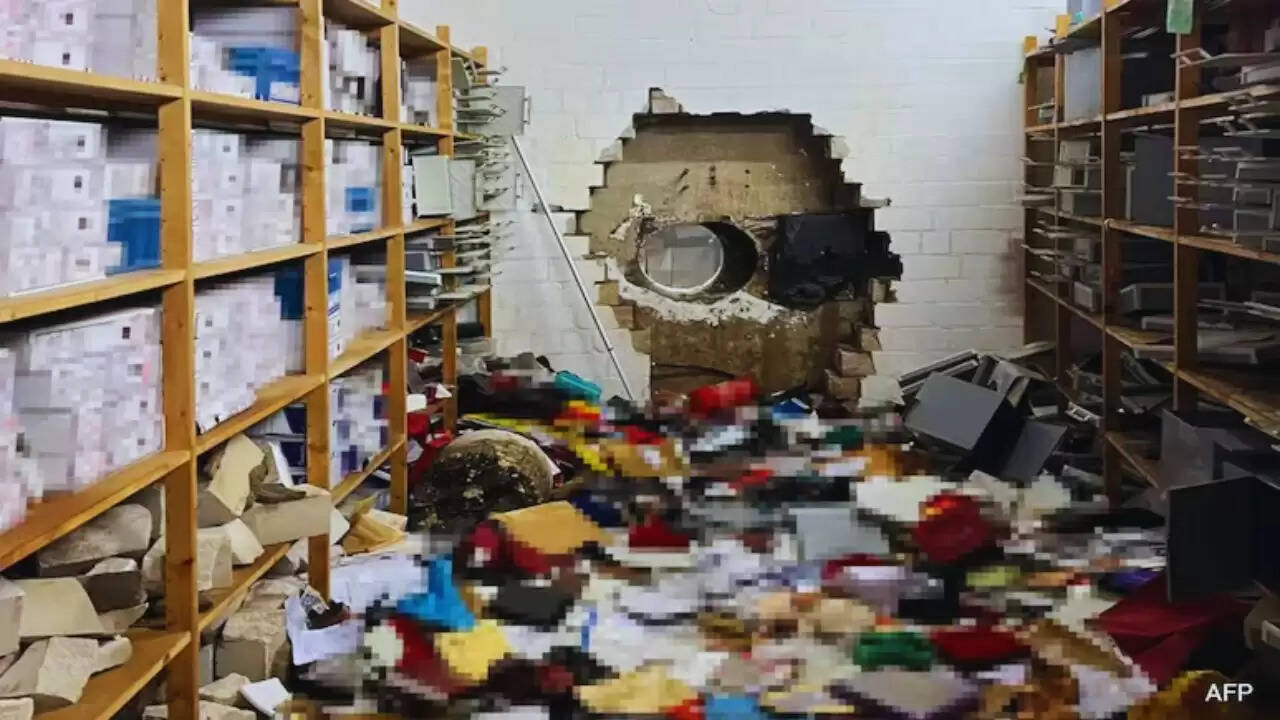 जर्मनी में क्रिसमस पर हुई बैंक डकैती: चोरों ने बनाई सुरंग और चुराए 30 मिलियन यूरो