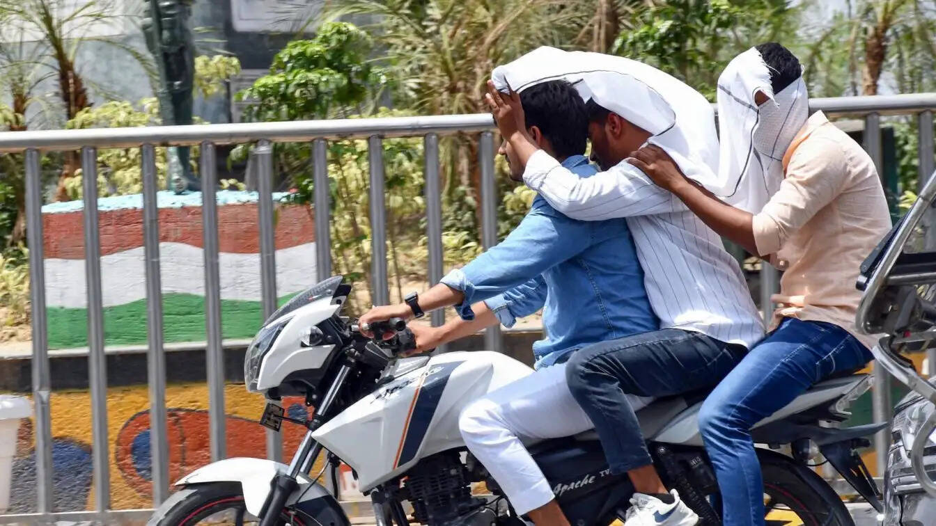 गर्मी और बारिश का मिश्रित मौसम: देशभर में अलर्ट जारी