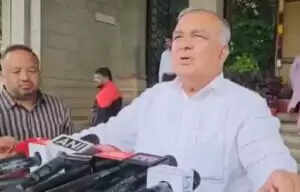 बेंगलुरु की सड़कों पर सियासत गरमाई, भाजपा ने उठाए सवाल