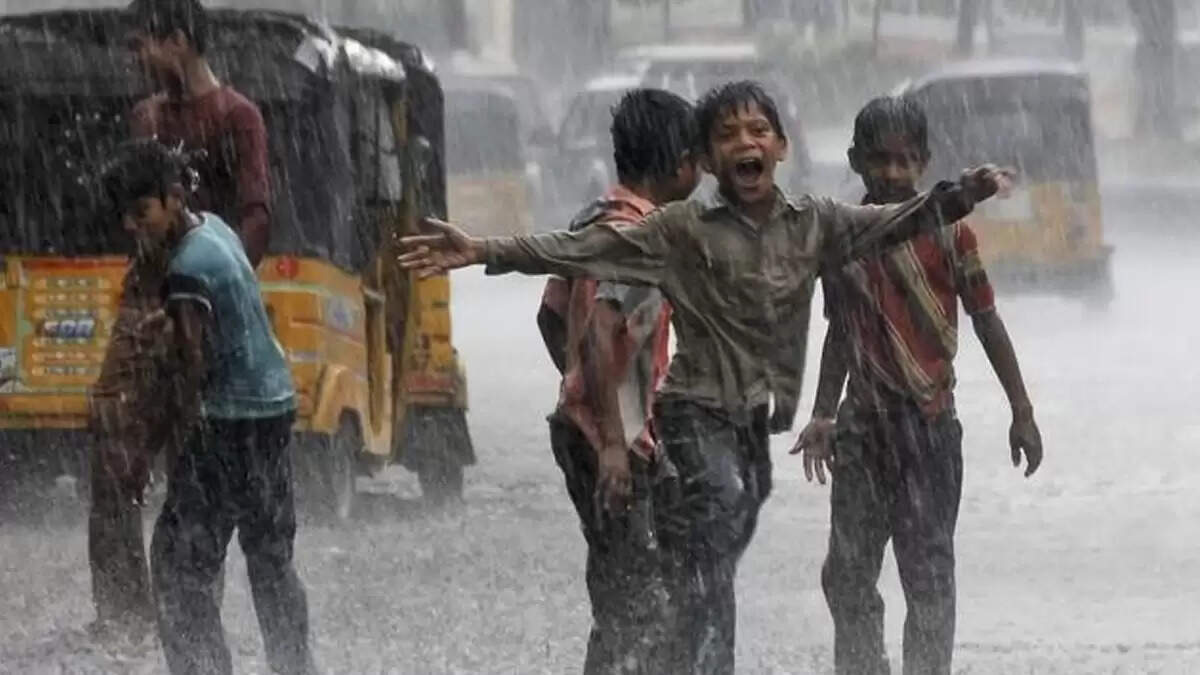 दिल्ली मौसम 5 जुलाई 2025: येलो अलर्ट और बारिश की संभावना