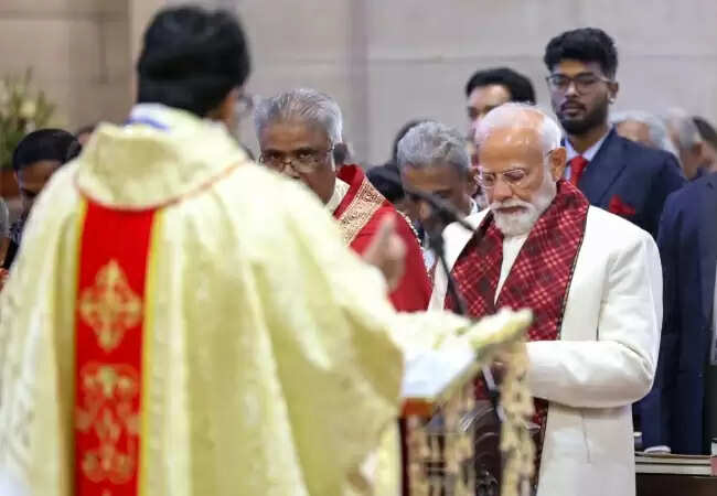 प्रधानमंत्री मोदी ने क्रिसमस पर प्रार्थना सभा में भाग लिया