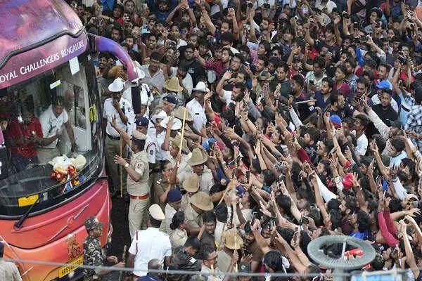 RCB विक्ट्री परेड भगदड़ मामले में मार्केटिंग प्रमुख की गिरफ्तारी