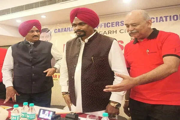 केनरा बैंक के महासचिव का चंडीगढ़ दौरा: कर्मचारियों की सराहना और कल्याण पर चर्चा