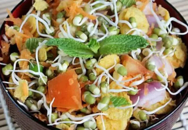 ऊर्जा बढ़ाने के लिए सुबह के नाश्ते में शामिल करें स्प्राउट्स सलाद