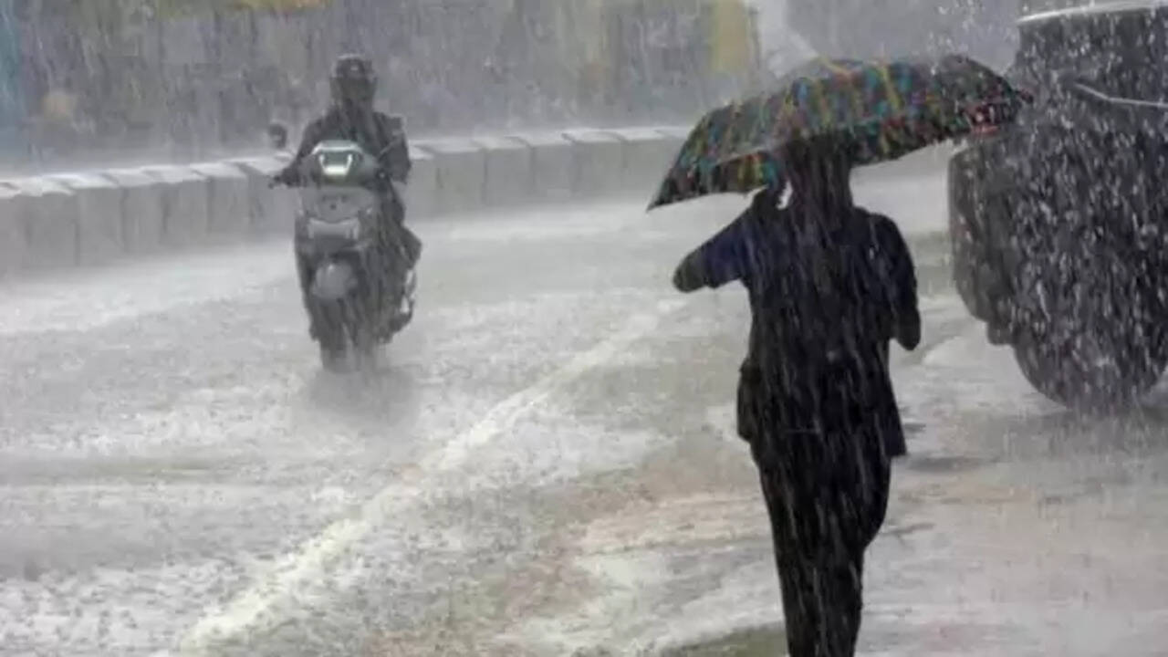 मॉनसून की दस्तक: भीषण गर्मी से मिलेगी राहत, बारिश की चेतावनी