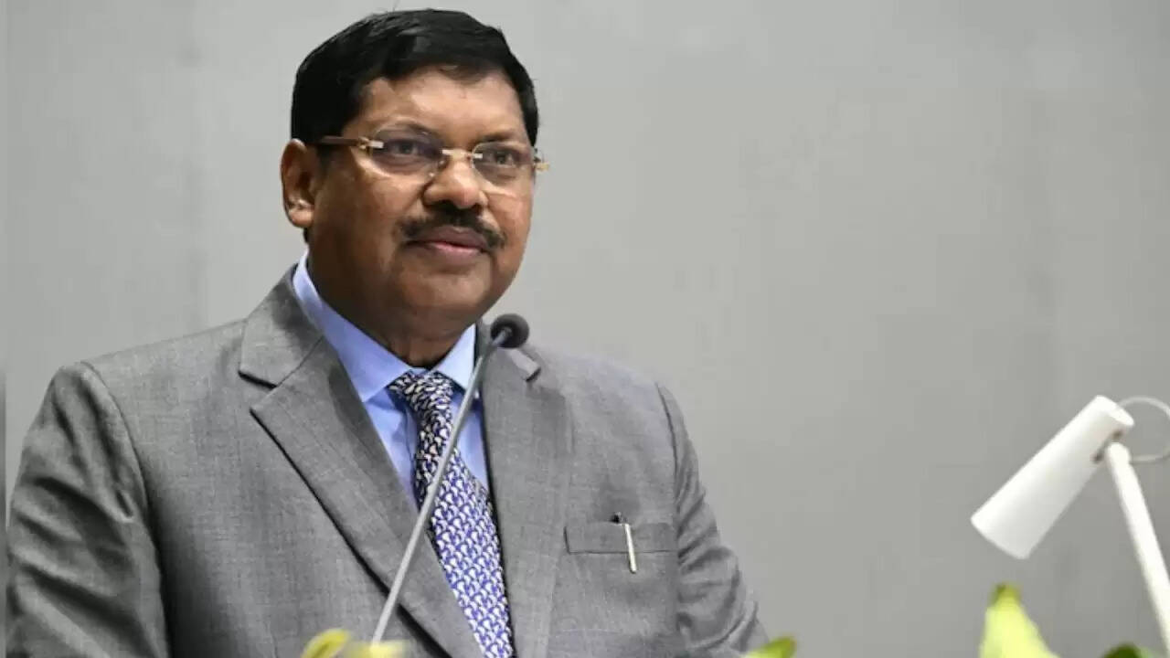 CJI B.R. Gavai ने रिटायरमेंट से पहले नए आवास की खोज में समय की कमी जताई