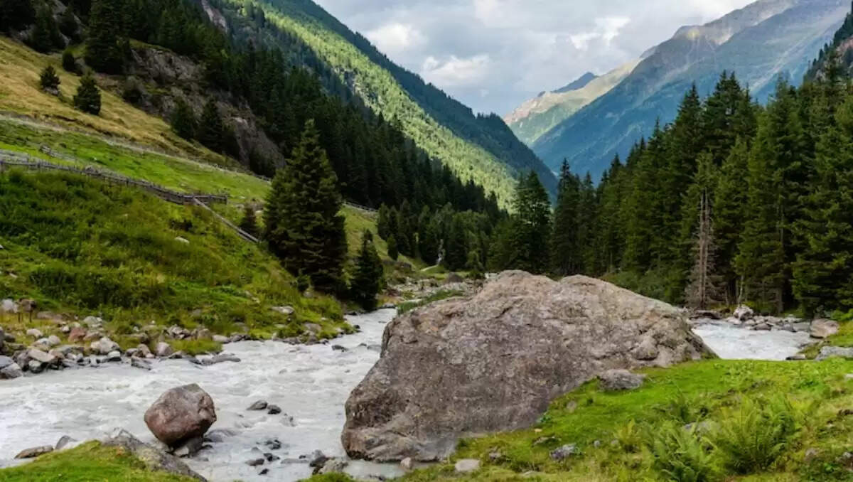 भारत के अनोखे पर्यटन स्थल: जुलाई में सुकून भरी यात्रा के लिए बेहतरीन विकल्प