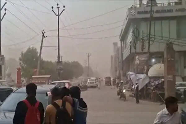 दिल्ली-एनसीआर में मौसम में अचानक बदलाव, येलो अलर्ट जारी