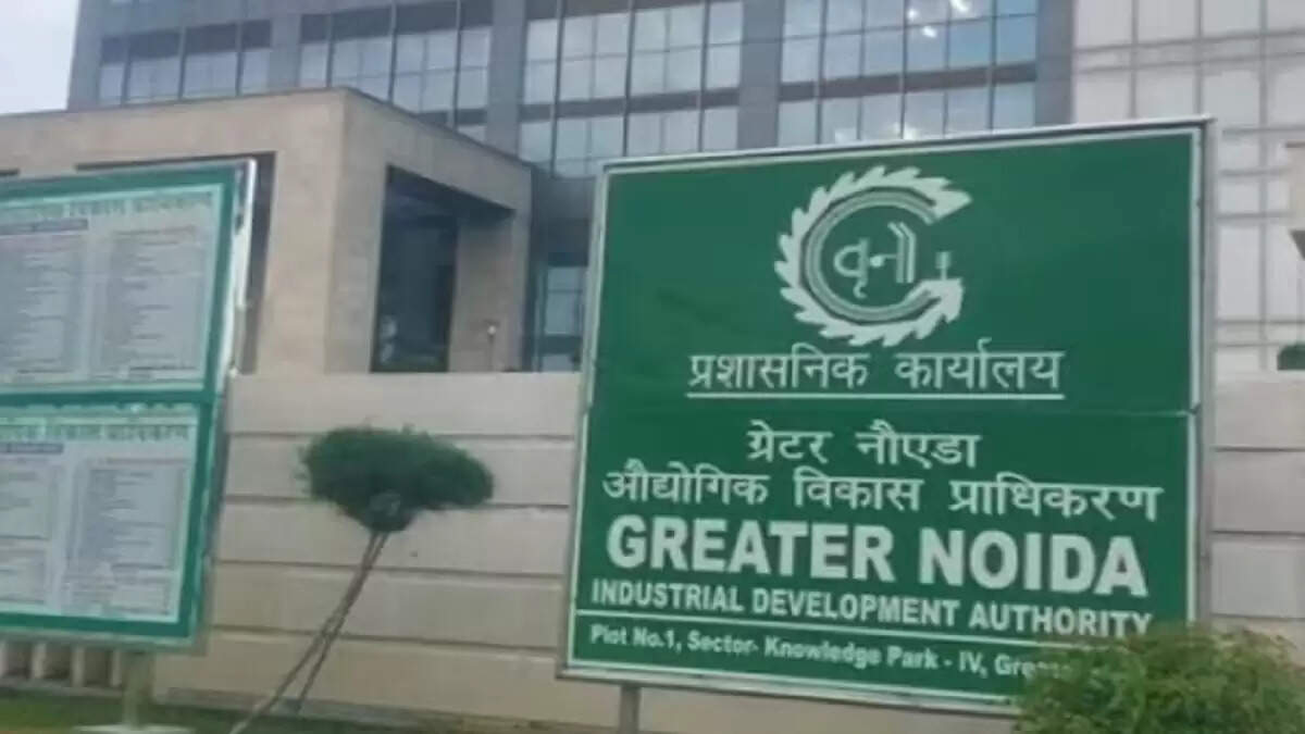 ग्रेटर नोएडा में स्वच्छता अभियान के तहत सख्त कार्रवाई, एक लाख रुपये का जुर्माना