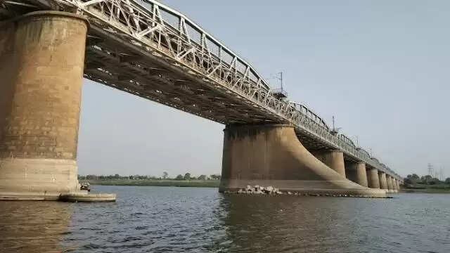 प्रयागराज का नैनी ब्रिज: एक ऐतिहासिक इंजीनियरिंग चमत्कार