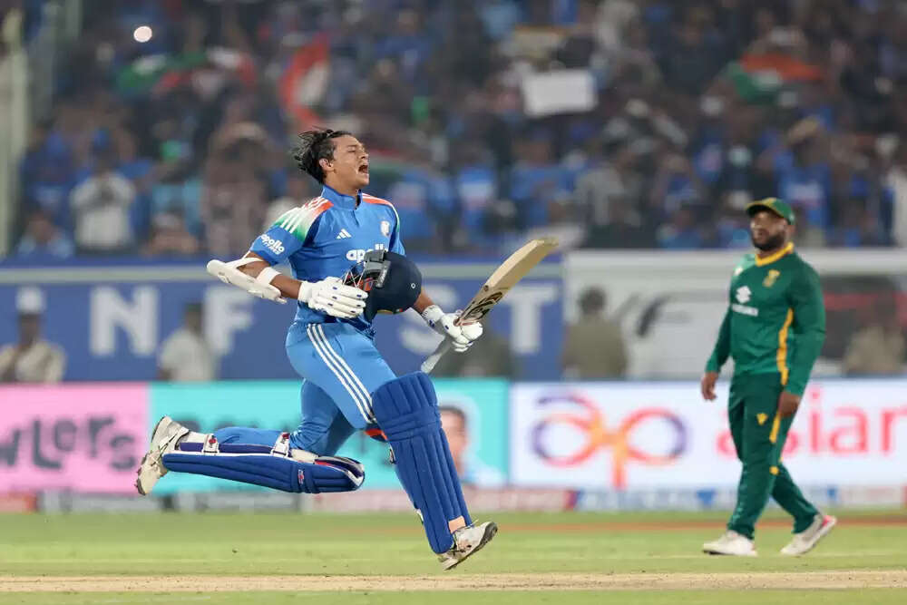 यशस्वी जायसवाल ने वनडे में शतक लगाकर बनाया नया रिकॉर्ड