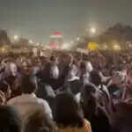 दिल्ली के इंडिया गेट पर प्रदर्शनकारियों और पुलिस के बीच झड़प