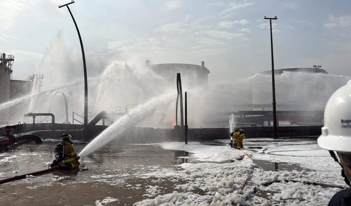 बहरीन की तेल रिफाइनरी पर हमले का असर, आपात स्थिति घोषित