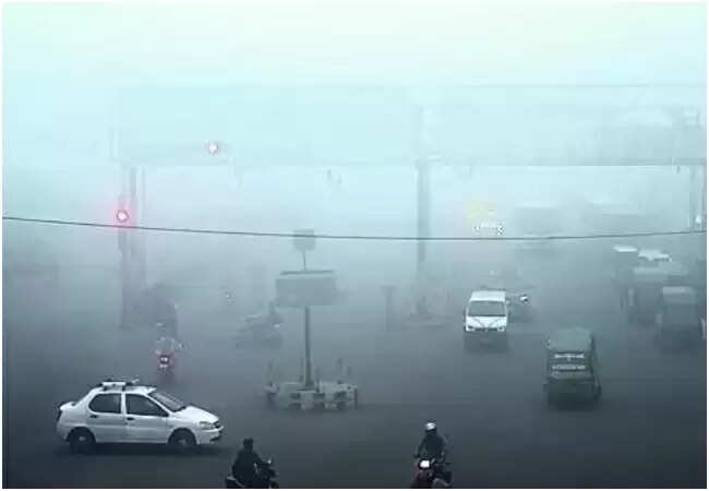 उत्तर प्रदेश में ठंड का कहर: कोहरे और सर्द हवाओं का रेड अलर्ट