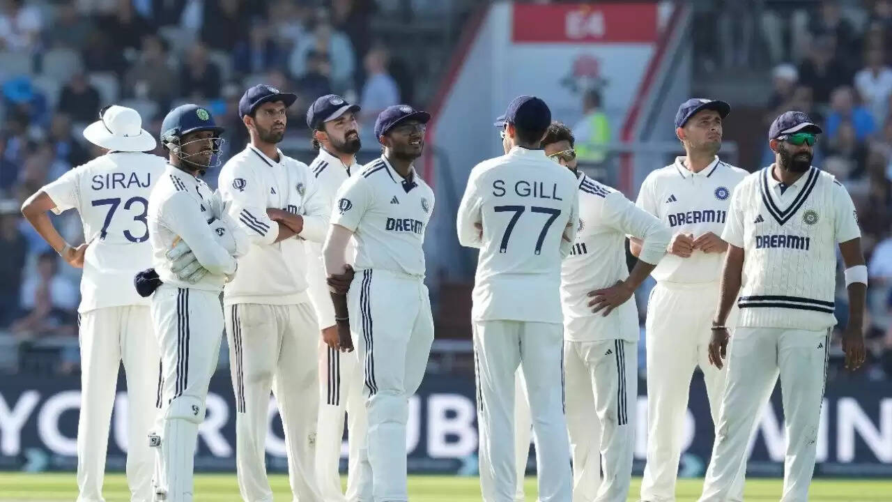भारत की टेस्ट टीम में दो खिलाड़ियों का संकट, जल्द करें बदलाव