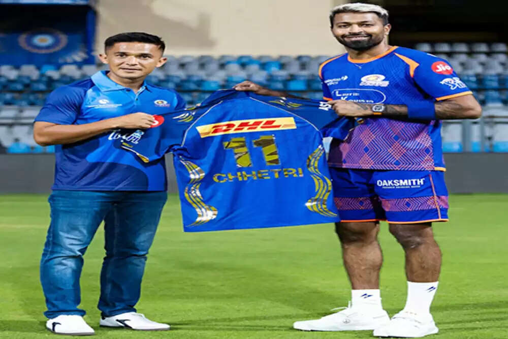 सुनील छेत्री का मुंबई इंडियंस के ट्रेनिंग सेशन में आगमन