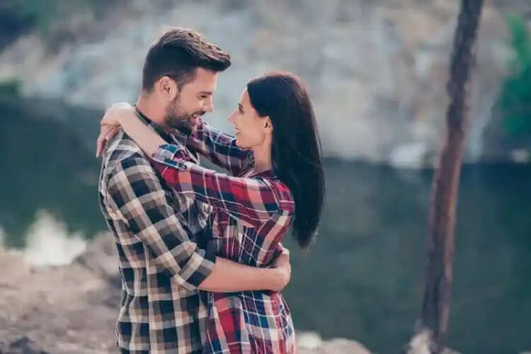 लड़कियों का दिल जीतने के 5 प्रभावी तरीके