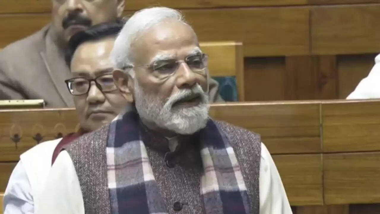 प्रधानमंत्री मोदी ने वंदे मातरम की 150वीं वर्षगांठ पर कांग्रेस पर लगाए गंभीर आरोप