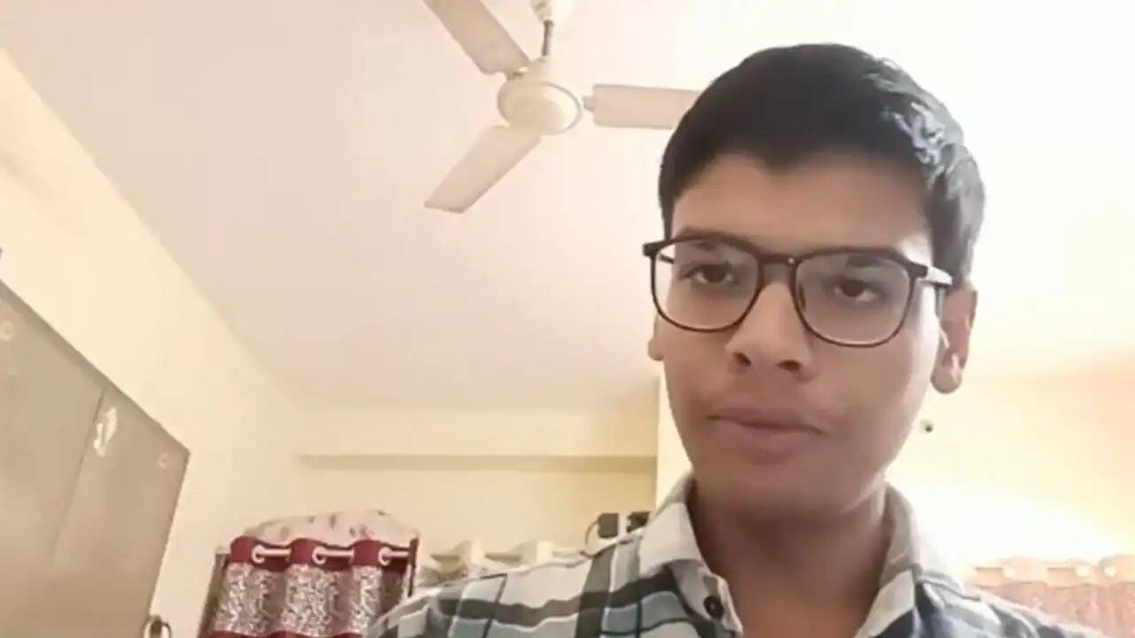 CBSE 12वीं बोर्ड में मार्किंग सिस्टम की गड़बड़ियों पर छात्रों का विरोध