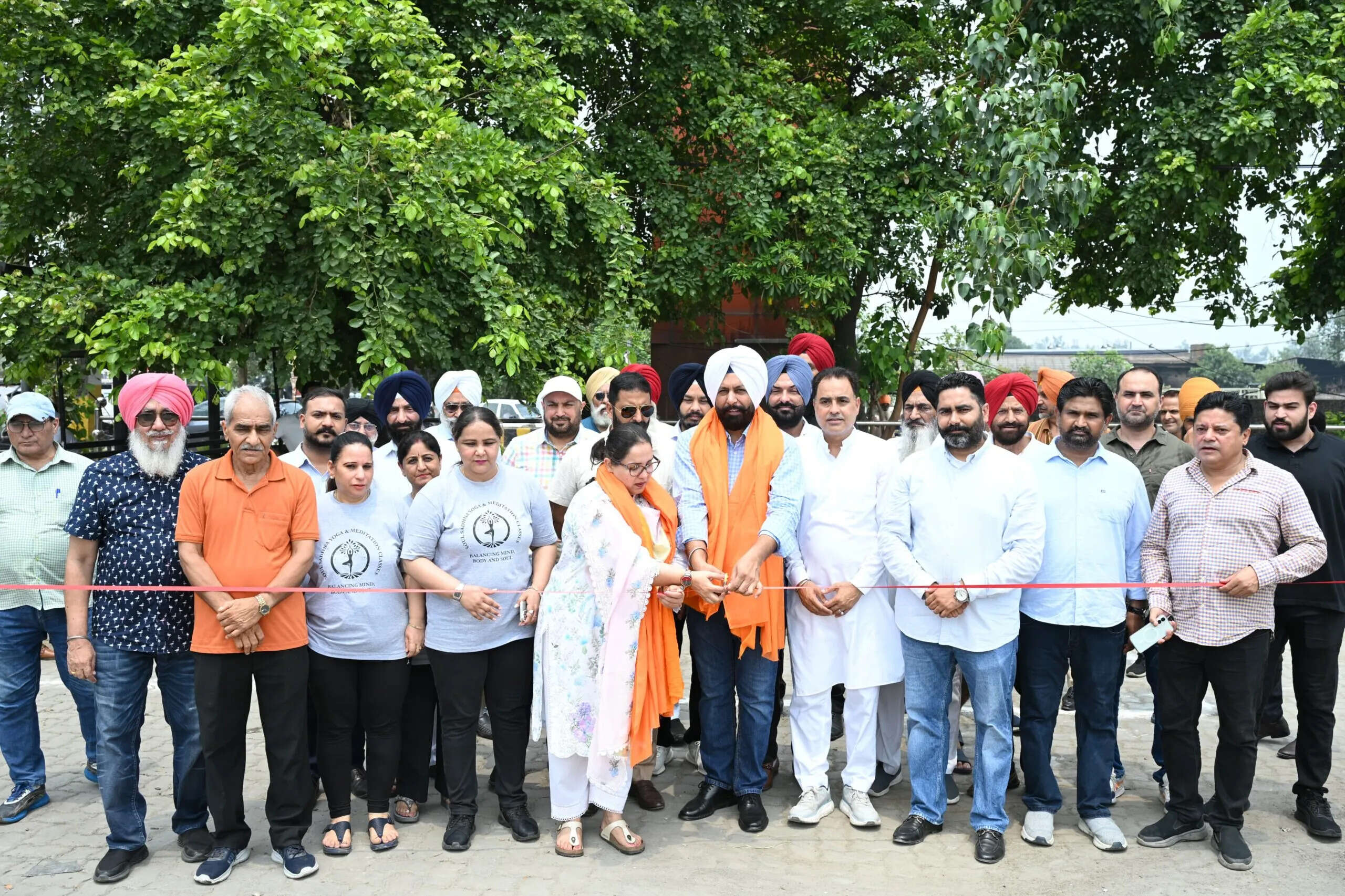 न्यू अमृतसर एंट्री गेट पर राष्ट्रीय ध्वज और फाउंटेन का उद्घाटन