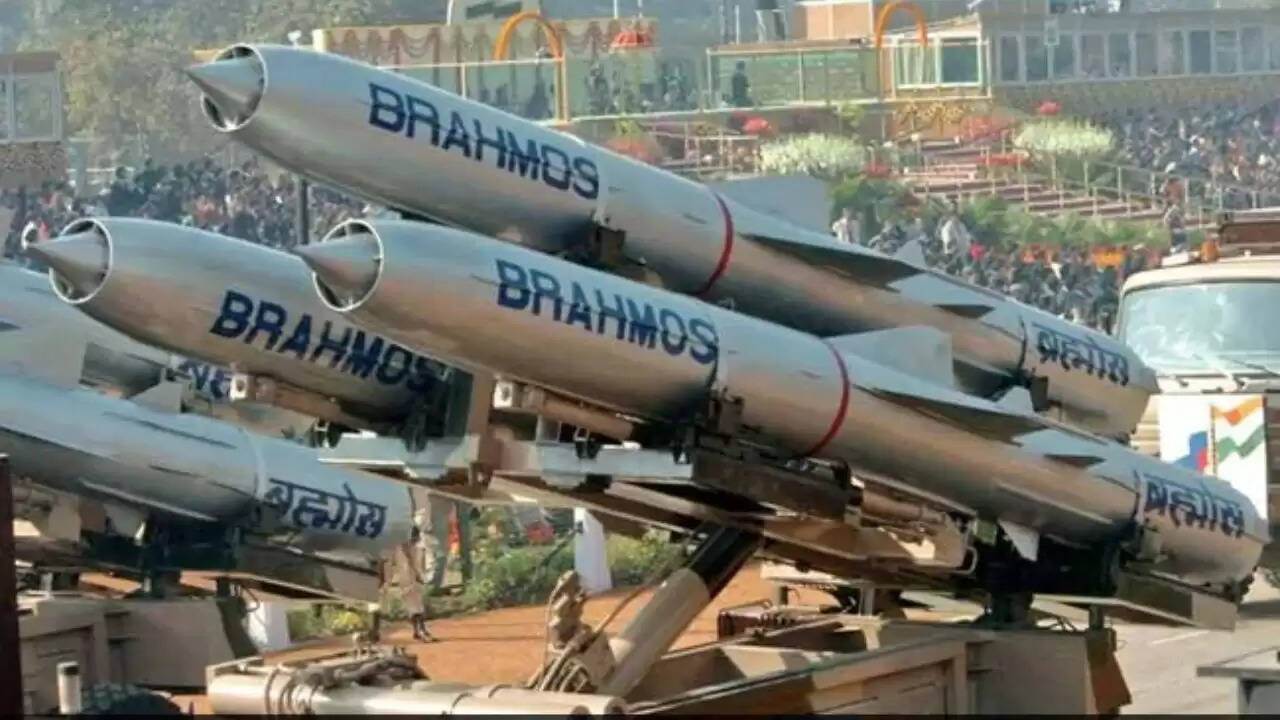 BrahMos मिसाइलों की तीसरी खेप: क्या चीन की चिंताएं बढ़ेंगी?