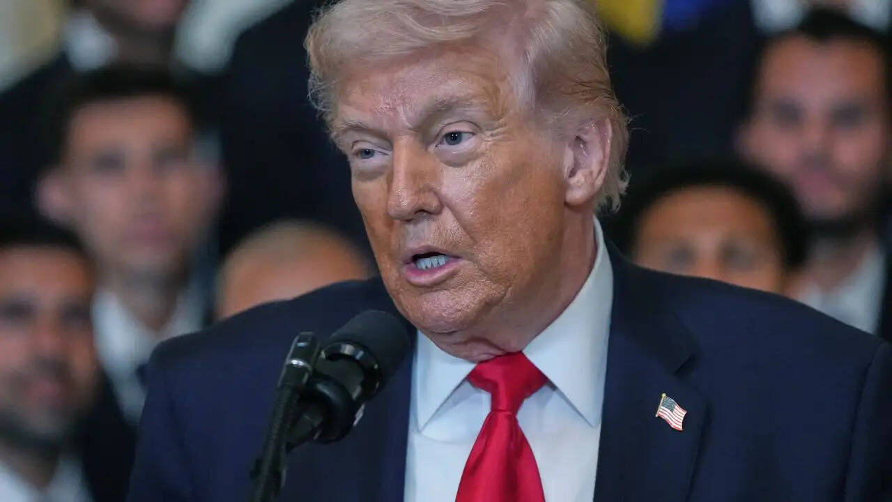 डोनाल्ड ट्रंप का मजेदार बयान: 'आप मुझसे सेक्स के बारे में भी पूछ सकते हैं'