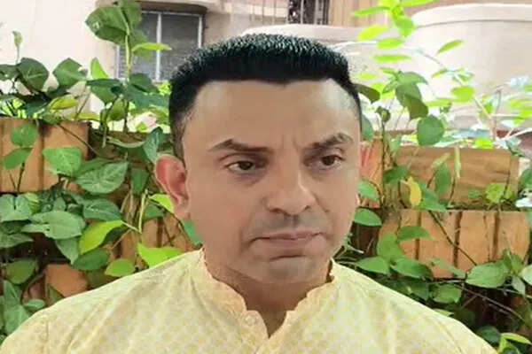 अदाणी समूह को मिली क्लीन चिट, भारतीय अर्थव्यवस्था के लिए सकारात्मक संकेत: तहसीन पूनावाला