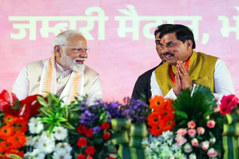 मोहन यादव ने महिला सशक्तिकरण सम्मेलन में मोदी की उपलब्धियों की सराहना की