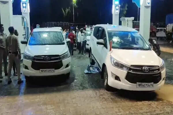 रतलाम में सीएम के काफिले की गाड़ियों में डीजल की जगह पानी भरने का मामला