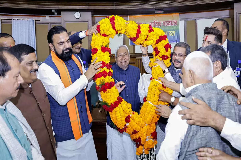 बिहार में भाजपा और जदयू के बीच राजनीतिक खींचतान जारी