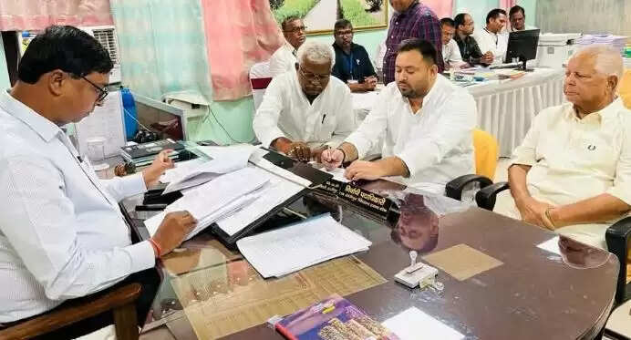 तेजस्वी यादव ने राघोपुर से नामांकन दाखिल किया, महागठबंधन में सीट बंटवारे पर अनिश्चितता