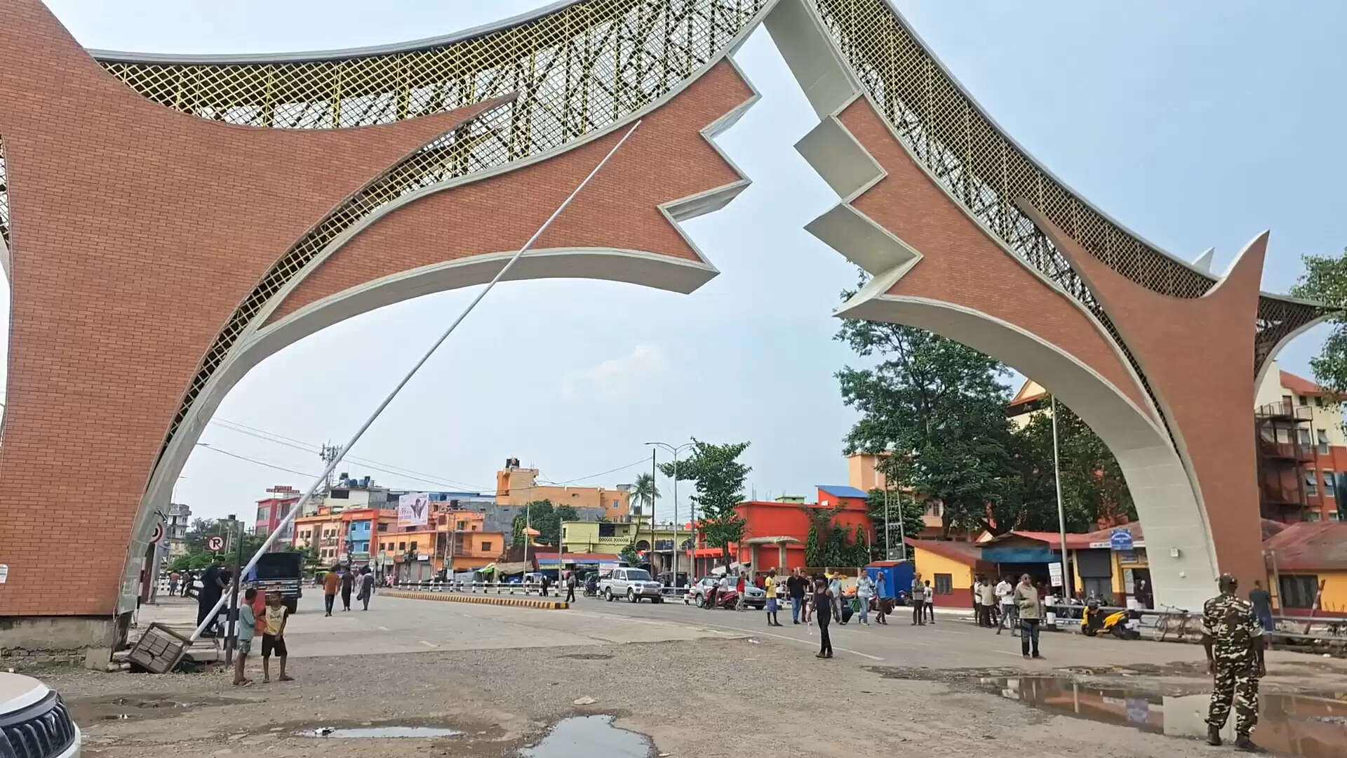 भैरहवा भंसार कार्यालय में मैन्युअल प्रक्रिया से व्यापारिक गतिविधियों की शुरुआत
