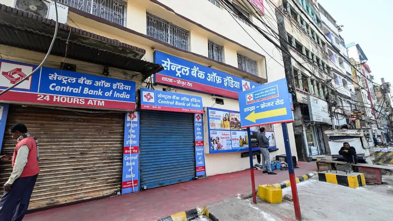 बैंकों की लंबी छुट्टी: जानें कब हैं बंद और कैसे करें ट्रांजेक्शन