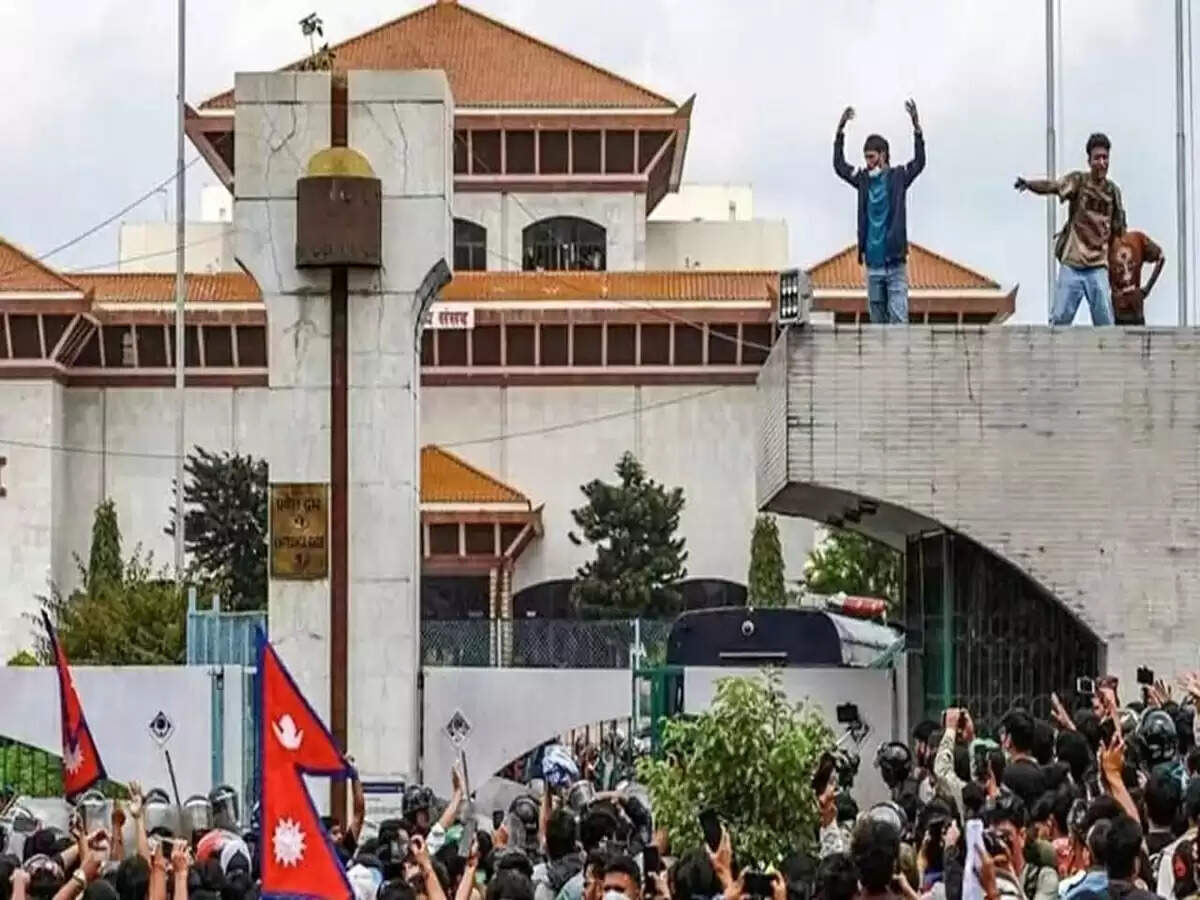 नेपाल में युवा प्रदर्शनकारियों का आंदोलन: राजनीतिक बदलाव की मांग