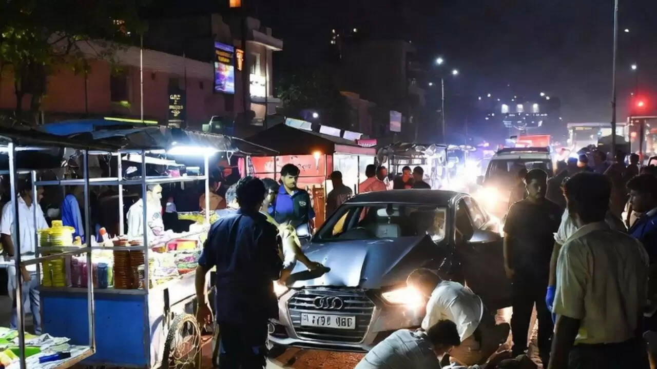 जयपुर में तेज रफ्तार ऑडी कार का भयानक हादसा: 16 घायल, एक की मौत