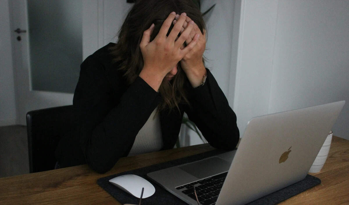 तनाव का पाचन और मासिक धर्म पर प्रभाव: जानें कैसे करें प्रबंधन