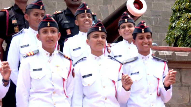 महिला कैडेट्स का NDA से ऐतिहासिक स्नातक समारोह