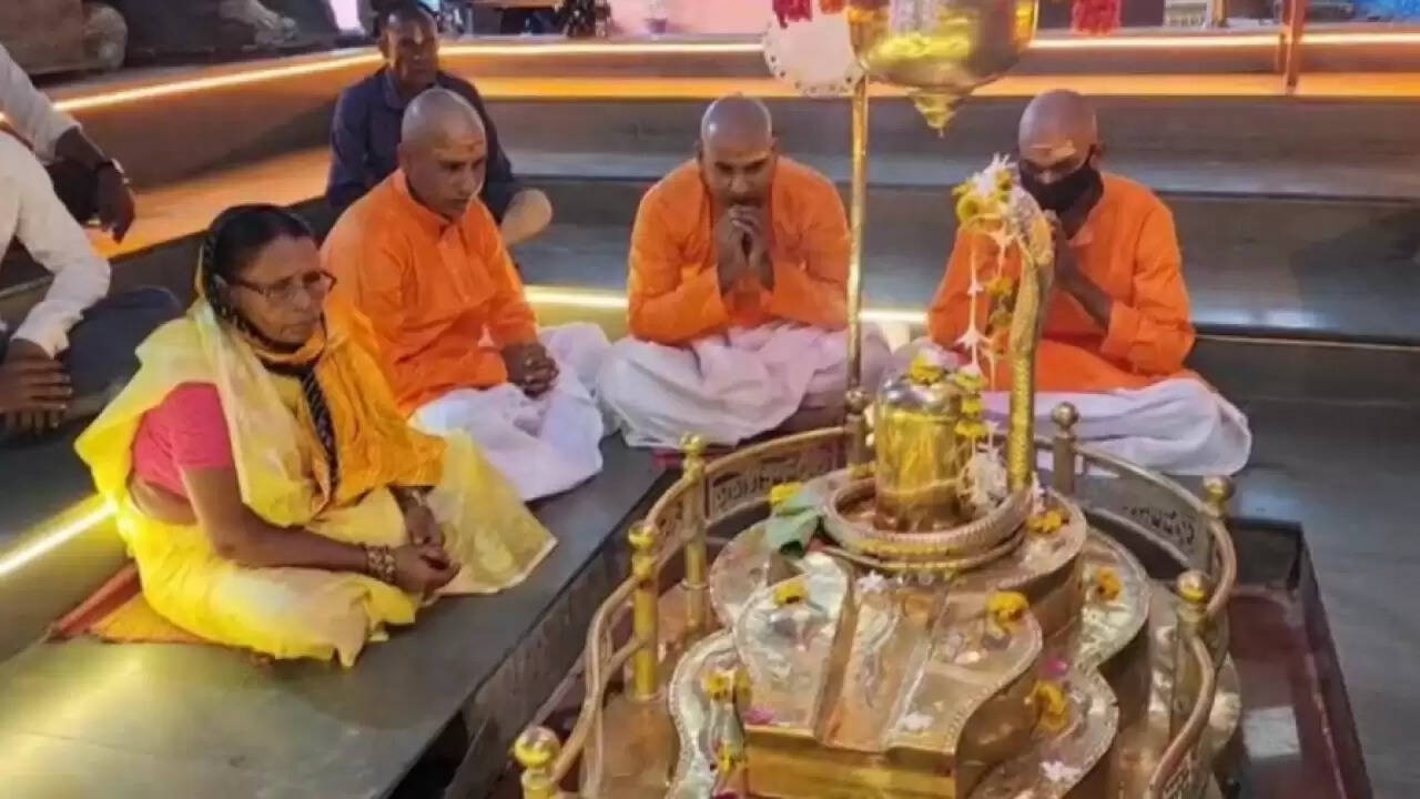 मध्यप्रदेश में मुस्लिम महिला और उसके बेटों की हिंदू धर्म में वापसी