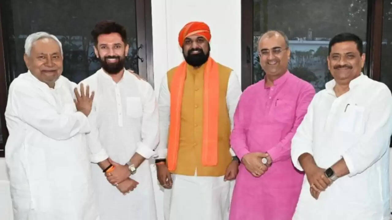 बिहार विधानसभा चुनाव 2025: नई सरकार के गठन की तैयारी में NDA