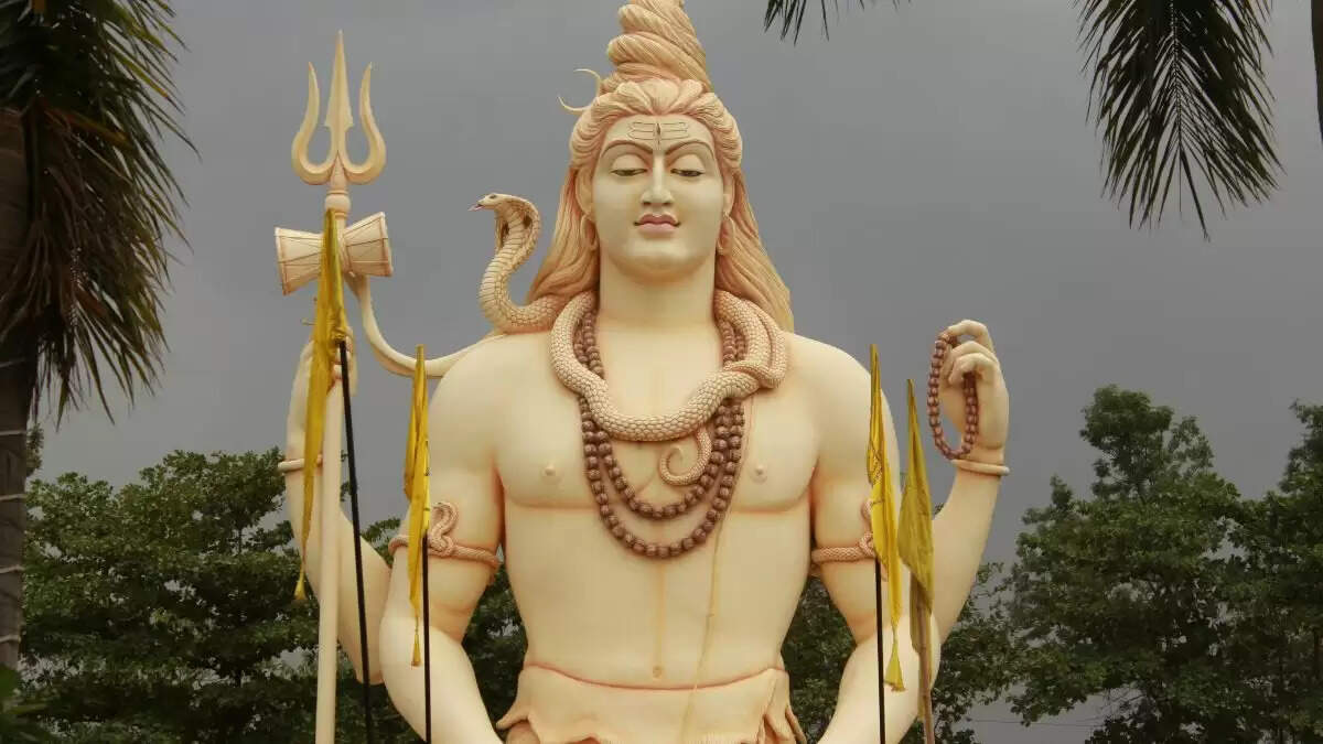 सोमवार के लिए प्रभावी उपाय: मानसिक शांति और समृद्धि के लिए